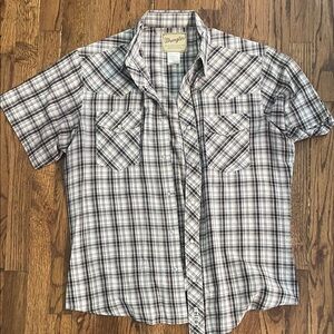 Wrangler Men's Plaid Button-Down Shirt in Black and White